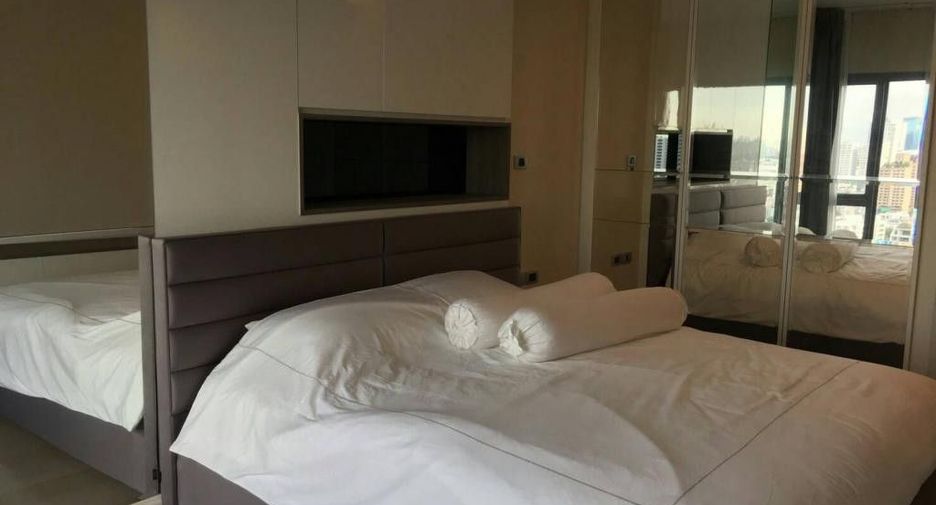 For sale 2 bedrooms condo in Khlong Toei, Bangkok