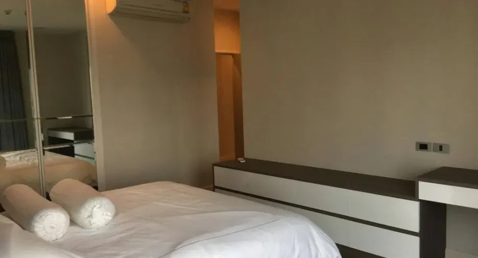 For sale 2 bedrooms condo in Khlong Toei, Bangkok