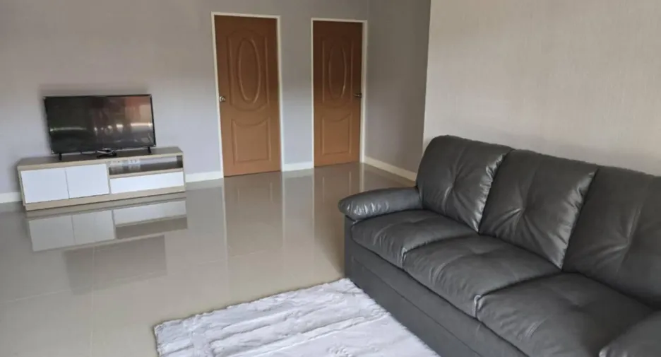 À vendre et à louer 3 chambres maison à Bang Lamung, Chonburi
