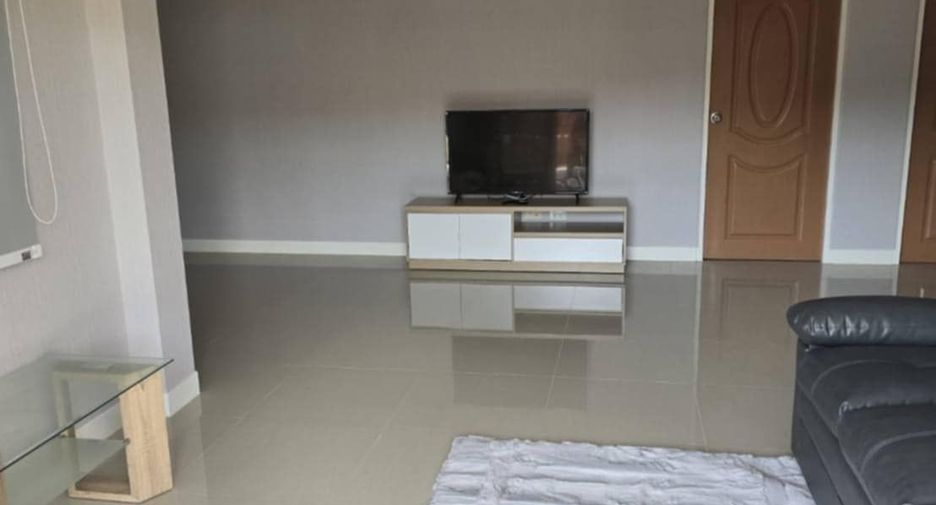 À vendre et à louer 3 chambres maison à Bang Lamung, Chonburi
