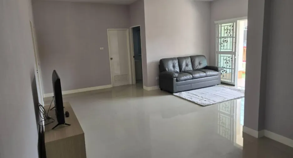 À vendre et à louer 3 chambres maison à Bang Lamung, Chonburi