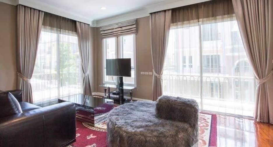 For sale 5 bedrooms house in Khan Na Yao, Bangkok