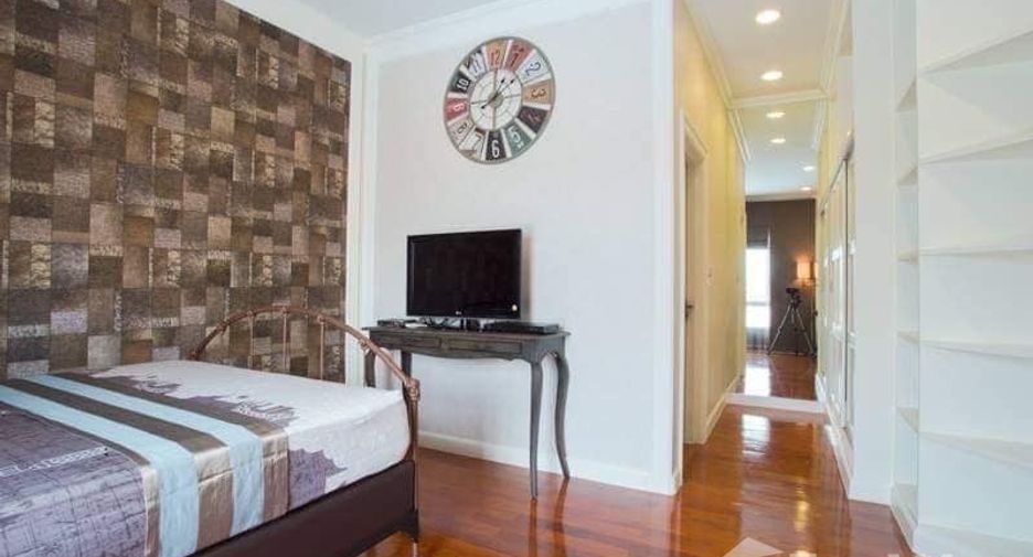 For sale 5 bedrooms house in Khan Na Yao, Bangkok