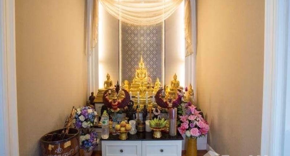 For sale 5 bedrooms house in Khan Na Yao, Bangkok