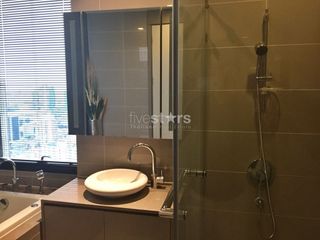 Condo en venta de 2 habitaciones en Bang Rak, Bangkok