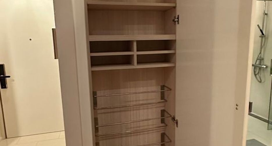 For sale and for rent 1 bed condo in Watthana, Bangkok
