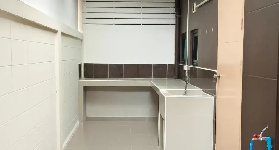 For rent 3 bedrooms townhouse in Pak Kret, Nonthaburi