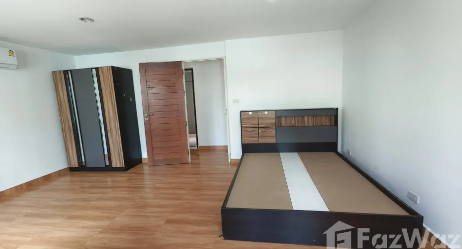 For rent 3 bedrooms townhouse in Pak Kret, Nonthaburi