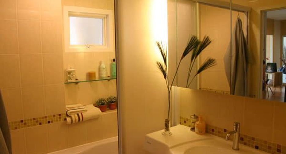 For sale 1 bed condo in Huai Khwang, Bangkok
