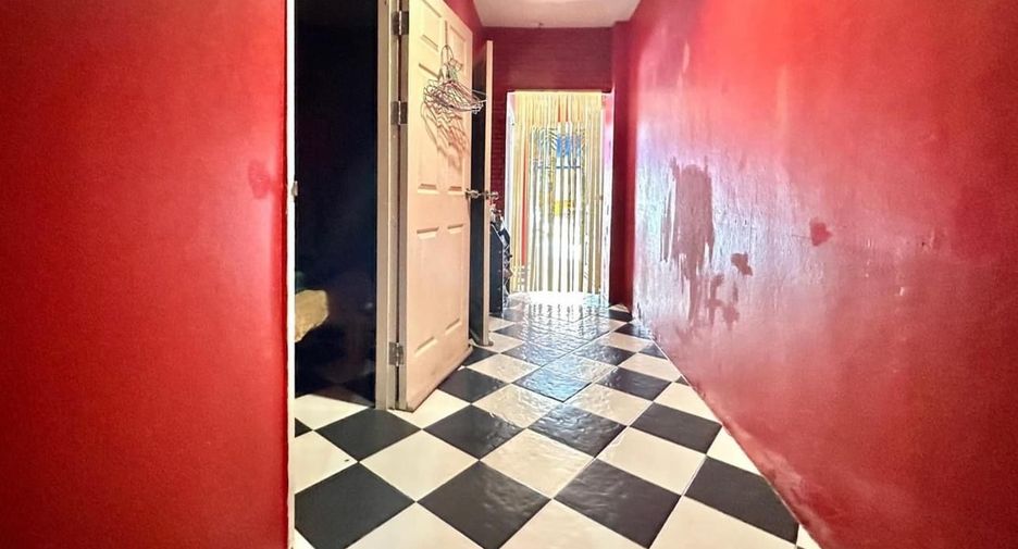 For sale 6 bedrooms retail Space in Bang Lamung, Chonburi