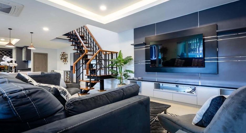 For sale 4 bedrooms villa in Bang Lamung, Chonburi