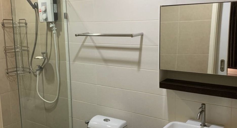 For sale 2 bedrooms condo in Phra Khanong, Bangkok