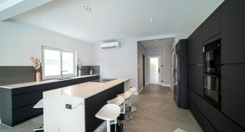 For sale 6 ベッドルーム house in Bang Lamung, Chonburi