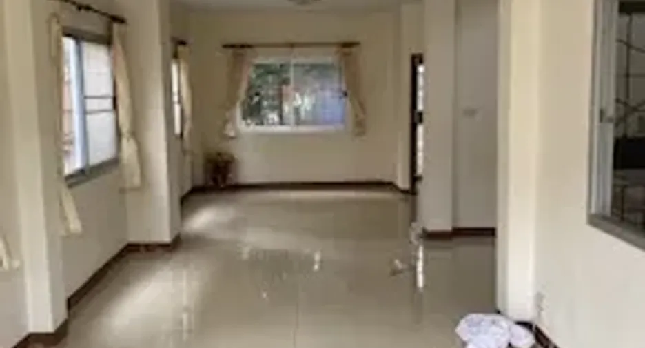Haus zur Miete mit 4 Zimmer in Phan Thong, Chonburi