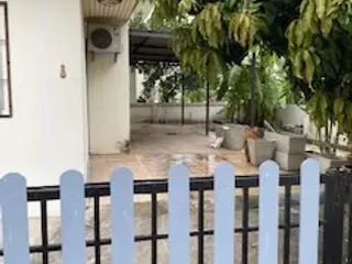 Casa en alquiler de 4 habitaciones en Phan Thong, Chonburi