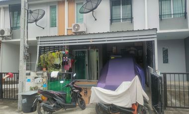 Casa adosada en venta de 3 habitaciones en Bang Phli, Samut Prakan