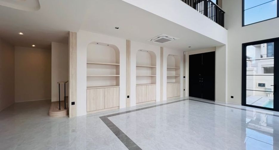 For sale 4 bedrooms villa in Bang Lamung, Chonburi