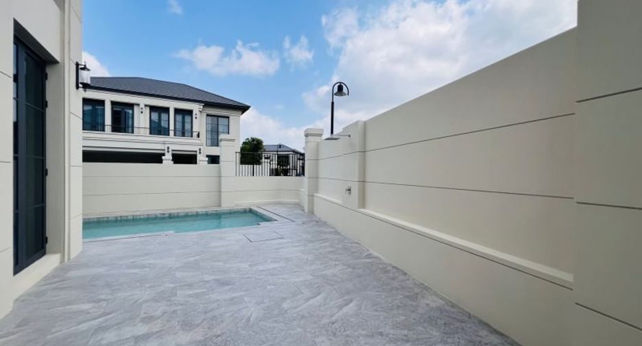 For sale 4 bedrooms villa in Bang Lamung, Chonburi