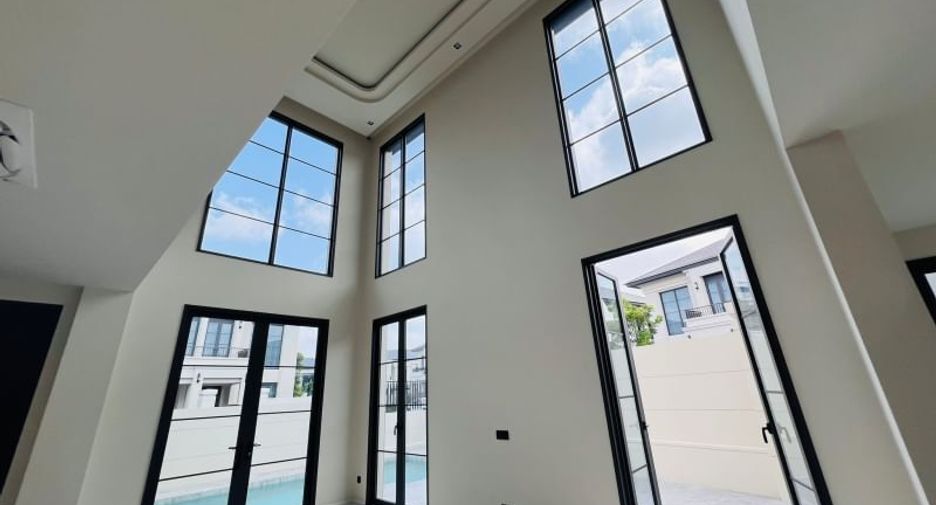 For sale 4 bedrooms villa in Bang Lamung, Chonburi