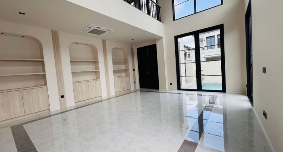 For sale 4 bedrooms villa in Bang Lamung, Chonburi
