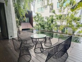 À vendre et à louer 5 chambres villa à Watthana, Bangkok