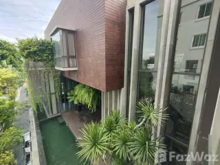 À vendre et à louer 5 chambres villa à Watthana, Bangkok