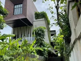 À vendre et à louer 5 chambres villa à Watthana, Bangkok