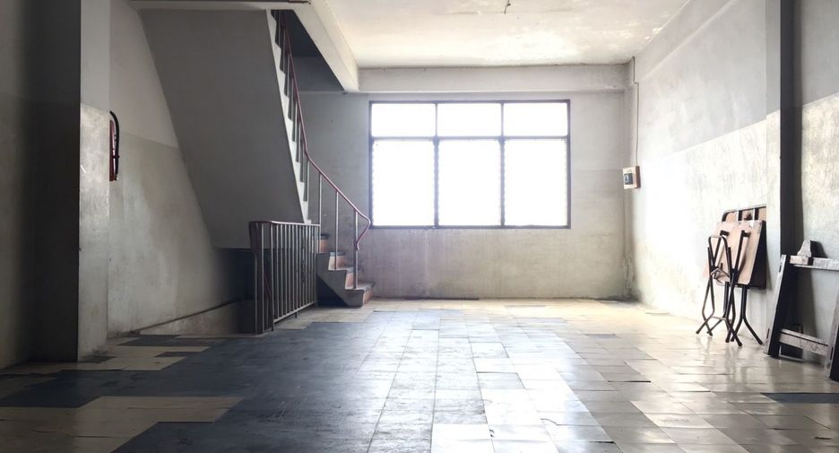 For sale retail Space in Phaya Thai, Bangkok