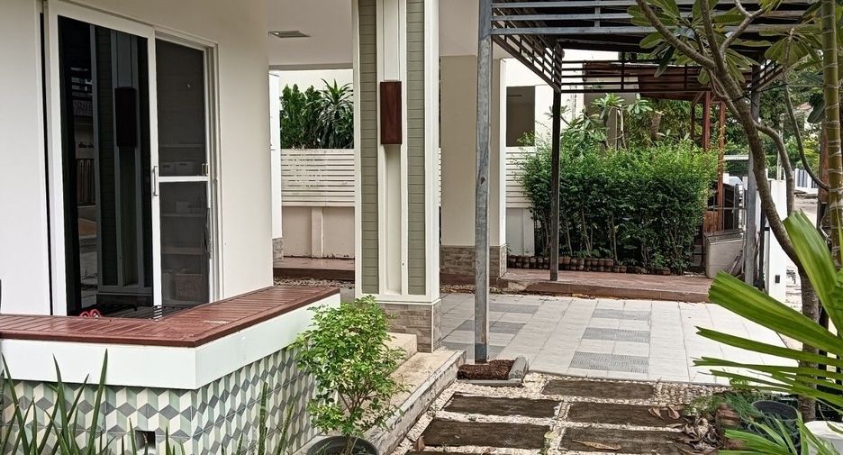 For sale 3 ベッドルーム house in Thung Khru, Bangkok