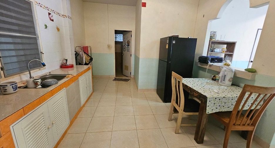 For sale and for rent 5 bedrooms house in Sattahip, Chonburi