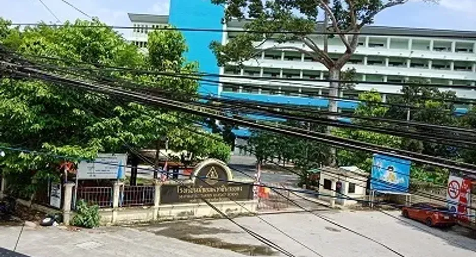 Gewerbefläche zum Kauf und zur Miete mit 2 Zimmer in Mueang Rayong, Rayong