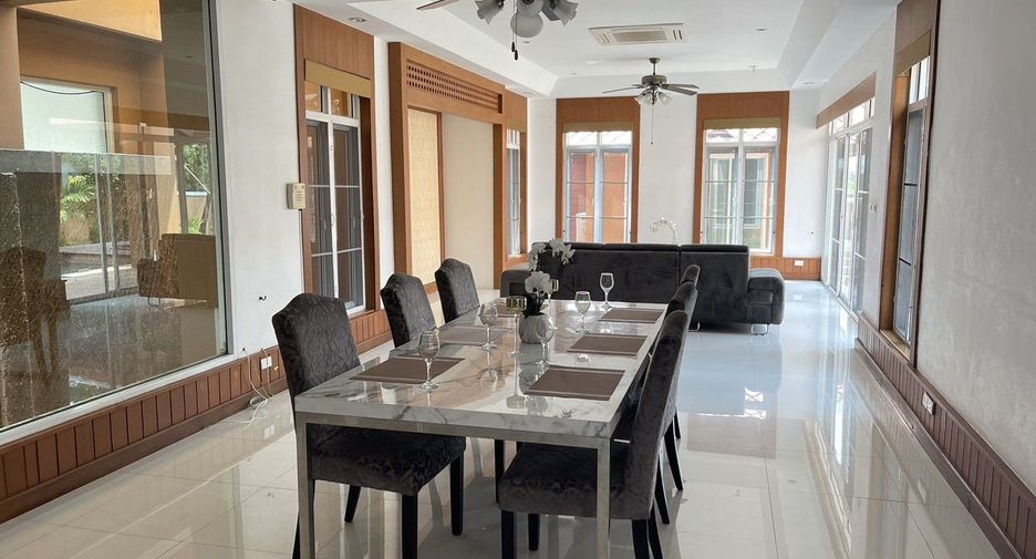 À louer 5 chambres villa à Bang Lamung, Chonburi