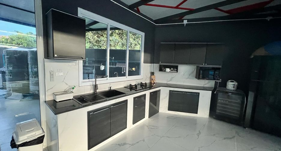 For rent 3 ベッドルーム house in Sattahip, Chonburi