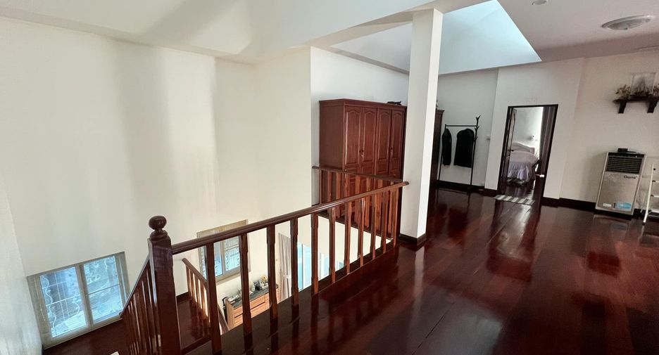 For rent 3 ベッドルーム house in Sattahip, Chonburi