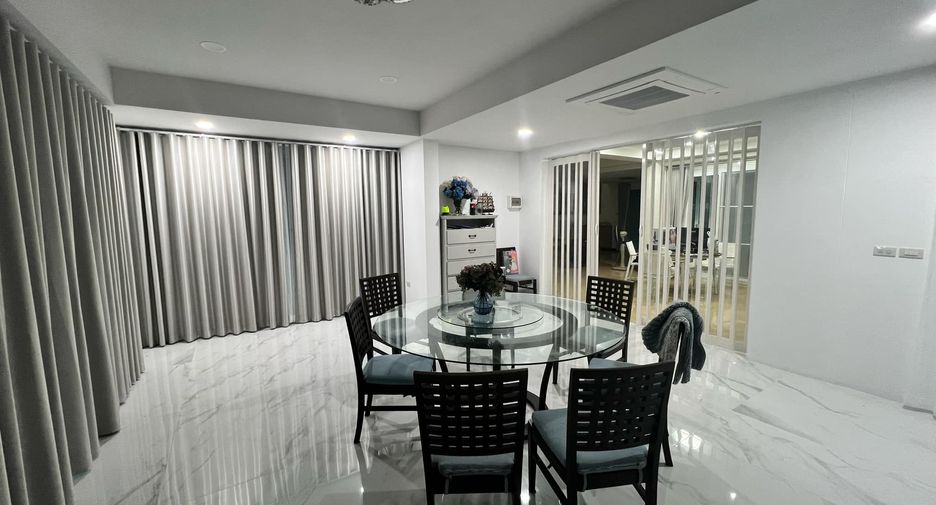 For rent 3 ベッドルーム house in Sattahip, Chonburi