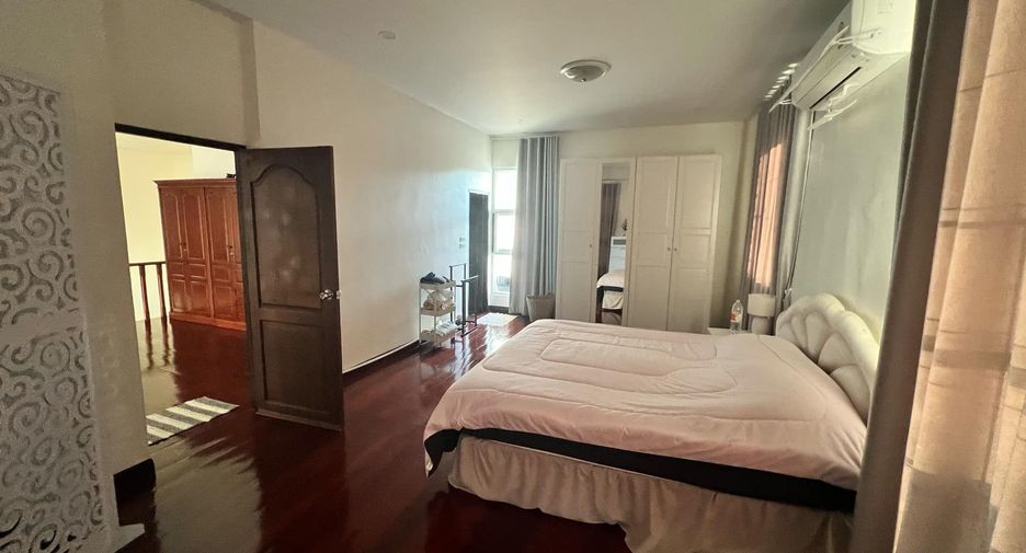 For rent 3 ベッドルーム house in Sattahip, Chonburi