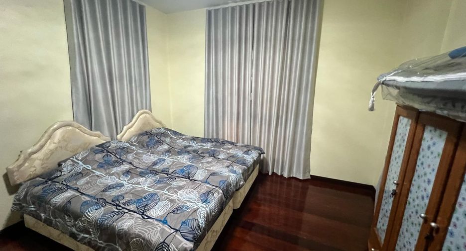 For rent 3 ベッドルーム house in Sattahip, Chonburi