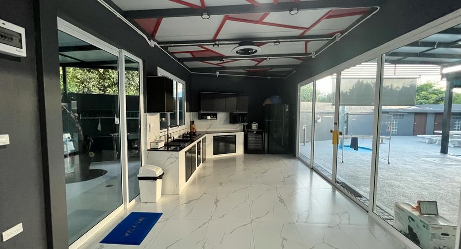 For rent 3 ベッドルーム house in Sattahip, Chonburi