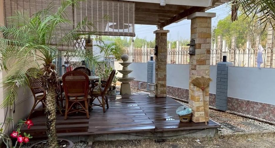 For sale 2 ベッドルーム house in Sattahip, Chonburi