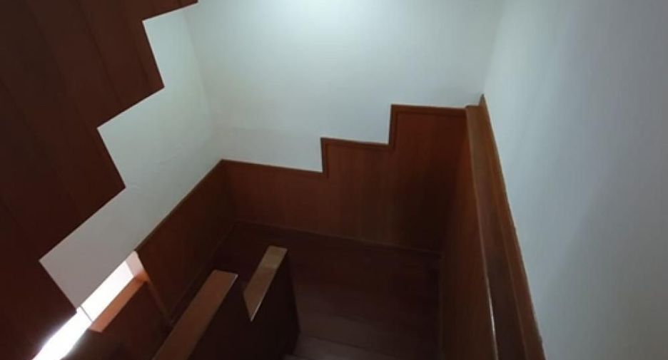 For sale 5 bedrooms house in Mueang Chon Buri, Chonburi