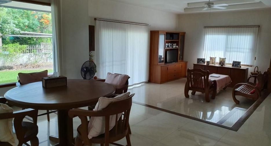 For sale 5 bedrooms house in Mueang Chon Buri, Chonburi