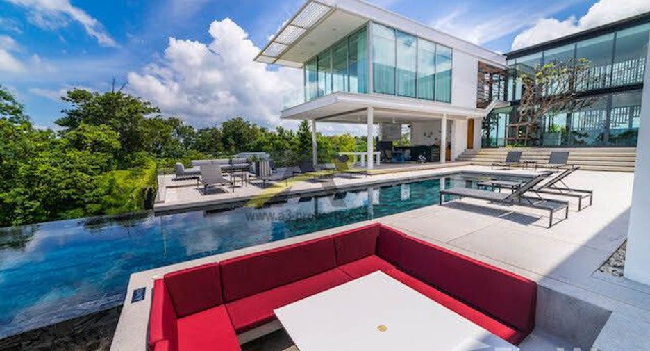 For sale 5 bedrooms villa in Thalang, Phuket