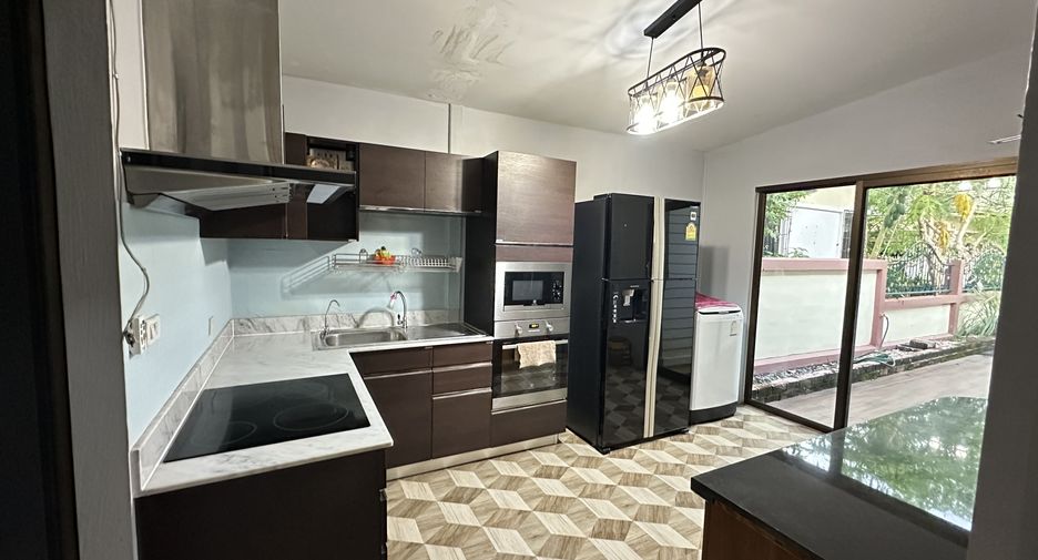 For rent 3 bedrooms house in Bang Lamung, Chonburi