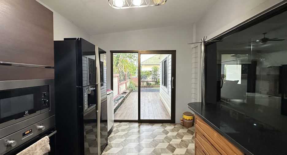 For rent 3 bedrooms house in Bang Lamung, Chonburi