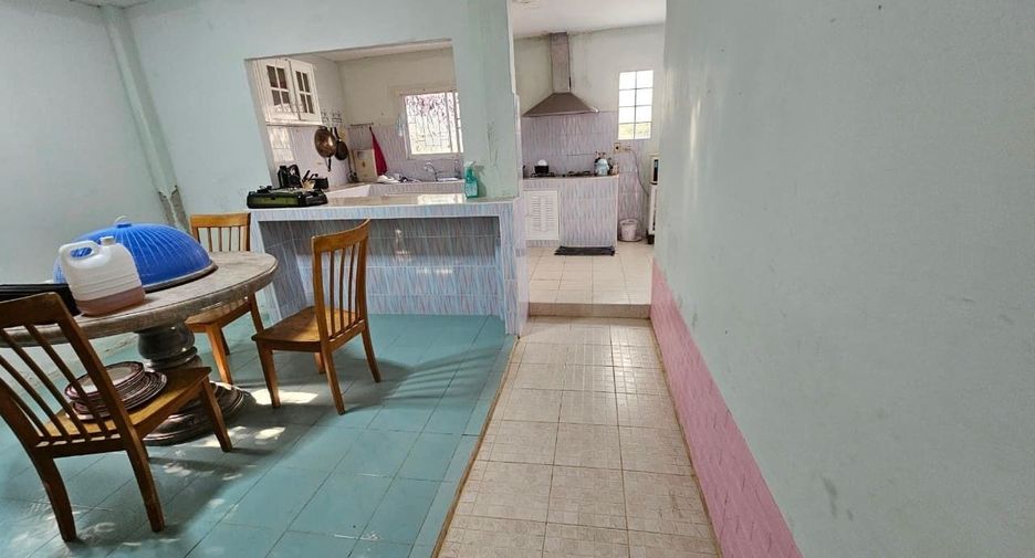 For sale and for rent 5 bedrooms house in Sattahip, Chonburi