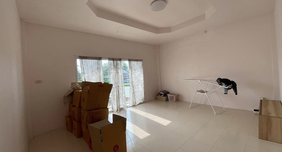 Casa adosada en venta de 2 habitaciones en Bang Lamung, Chonburi