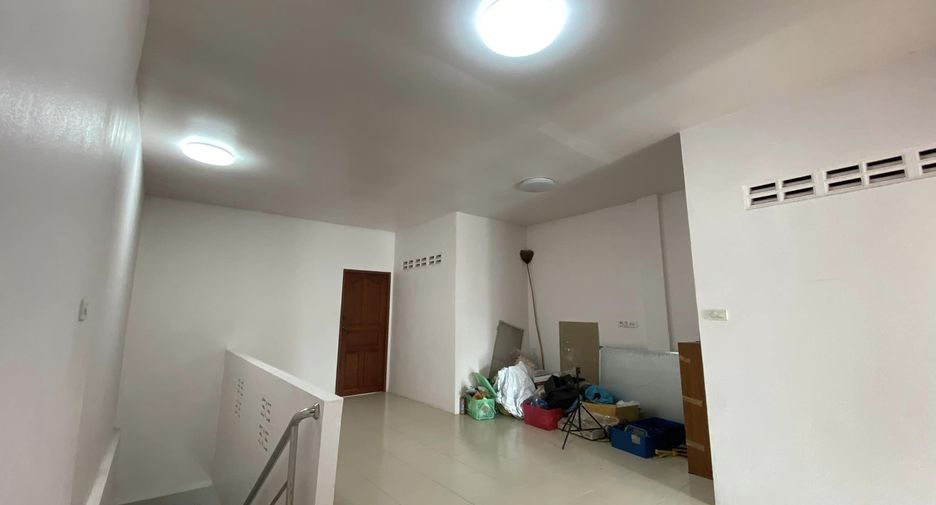 Casa adosada en venta de 2 habitaciones en Bang Lamung, Chonburi