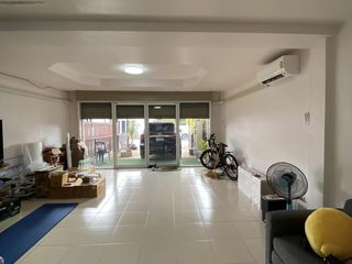 Casa adosada en venta de 2 habitaciones en Bang Lamung, Chonburi