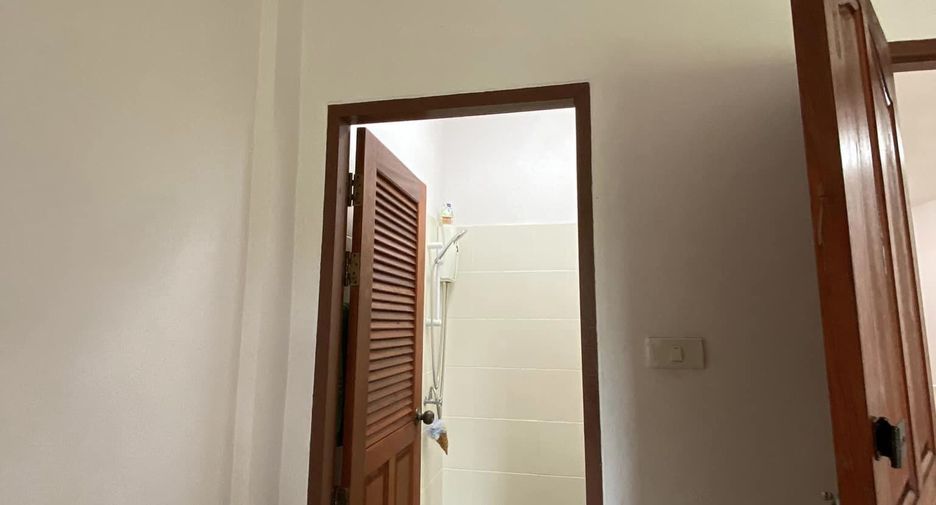 Casa adosada en venta de 2 habitaciones en Bang Lamung, Chonburi