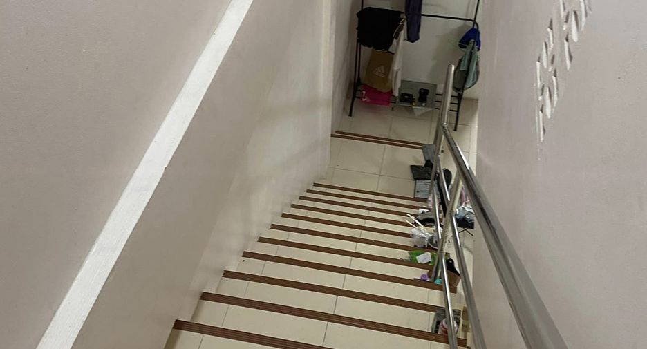 Casa adosada en venta de 2 habitaciones en Bang Lamung, Chonburi